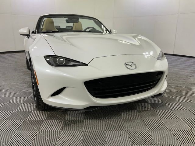 Used 2025 MAZDA MX-5 Miata Grand Touring w/ Weather Package image 16