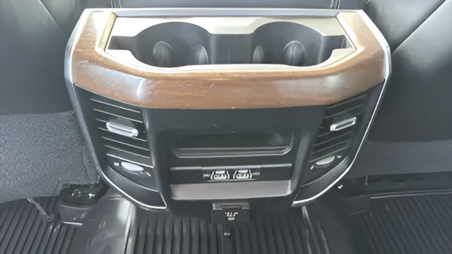 Used 2022 RAM 2500 Laramie AWD/4WD image 32