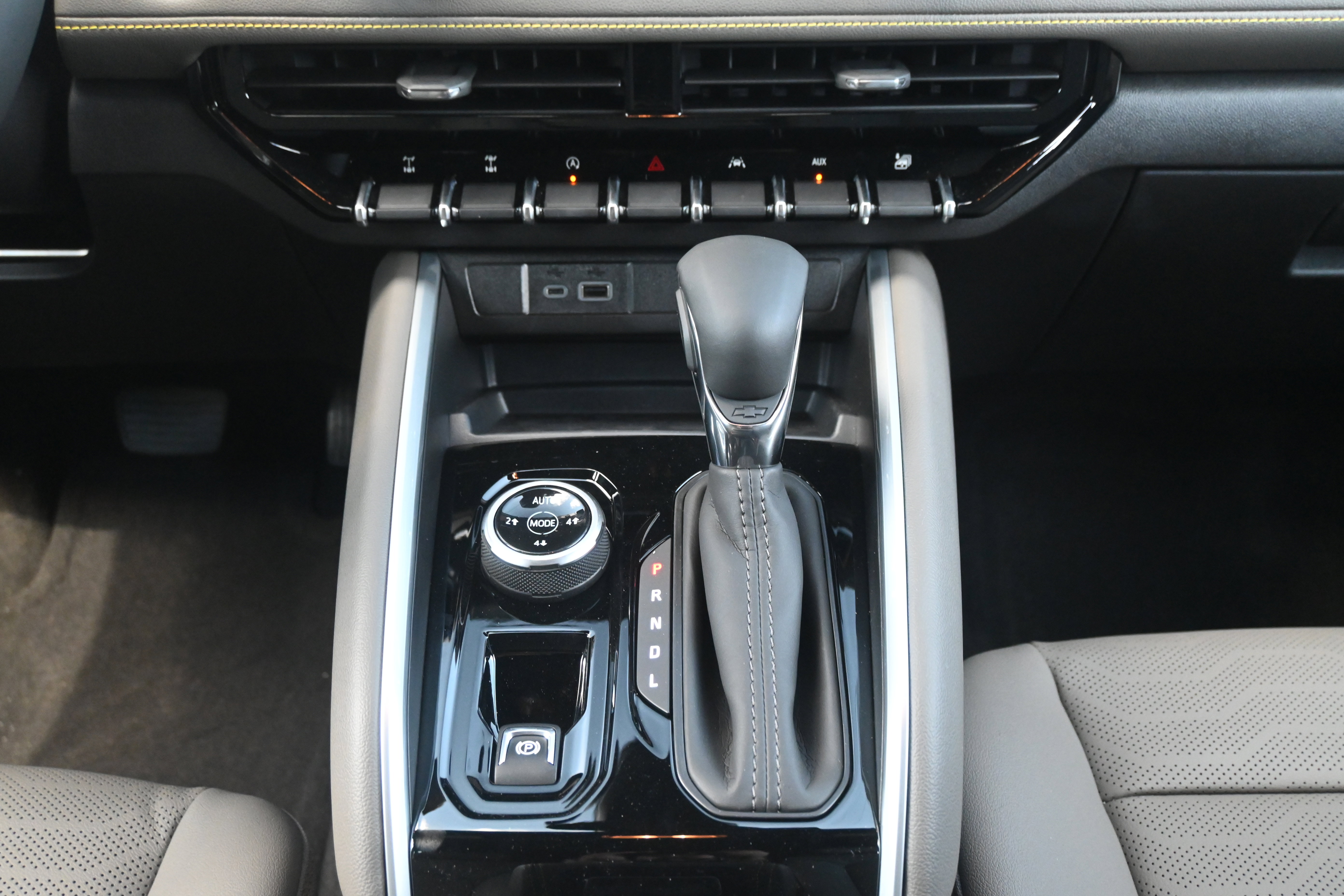 New 2026 Chevrolet Colorado ZR2 w/ Technology Package image 32