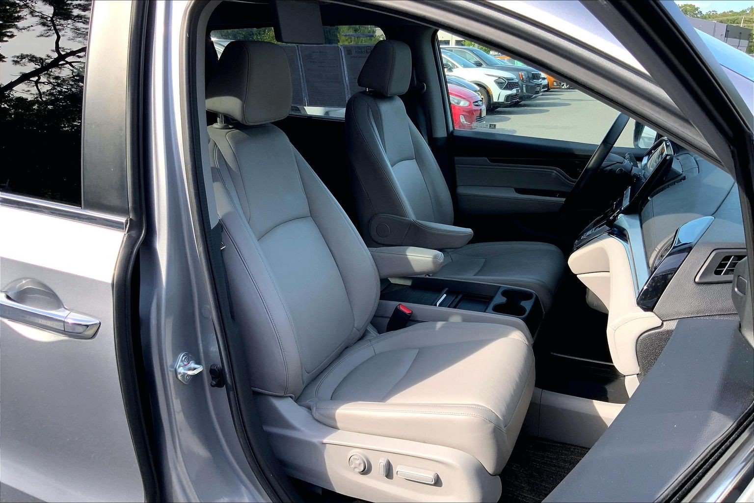 Used 2023 Honda Odyssey Touring image 11