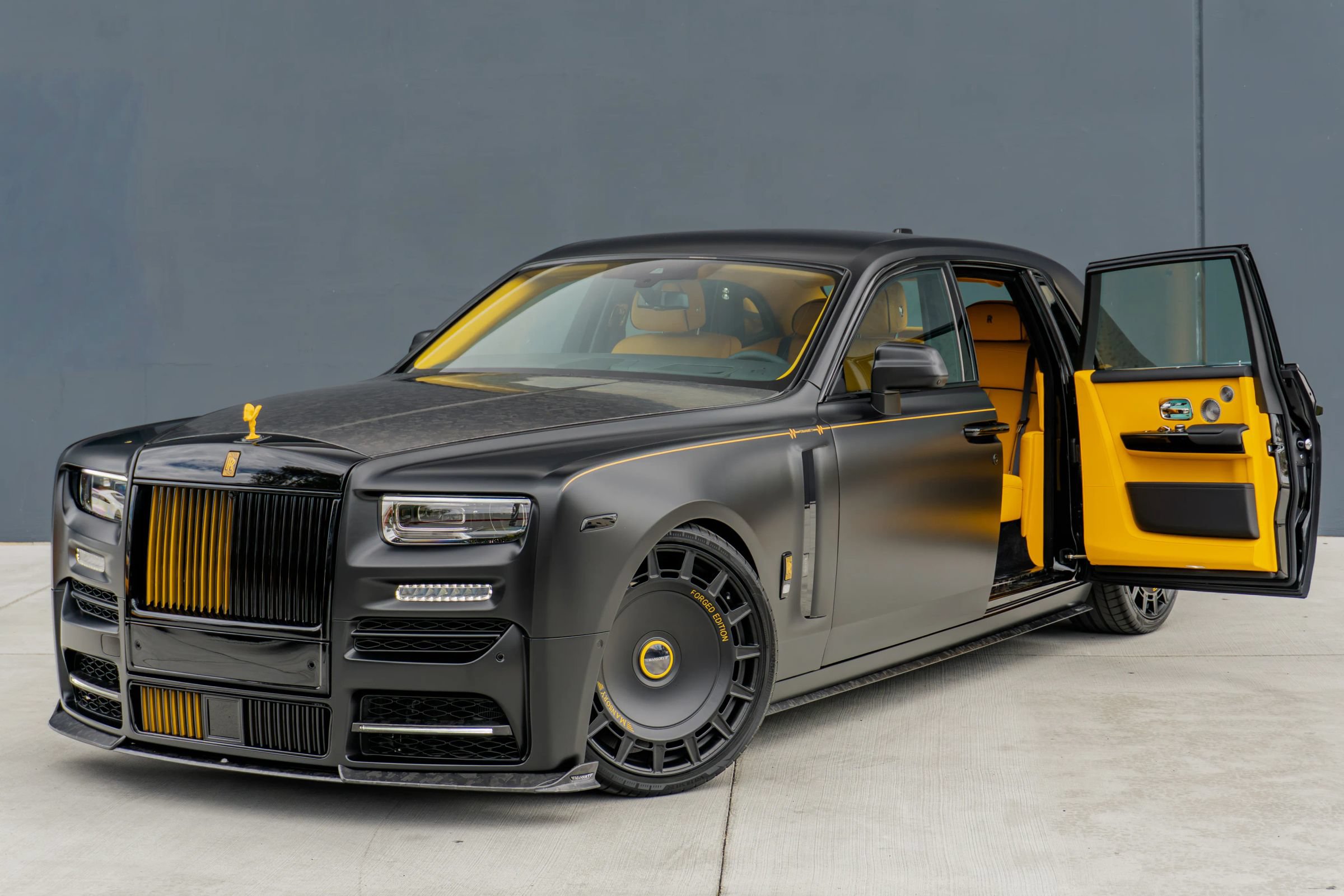 Used 2027 Rolls-Royce Phantom Sedan RWD image 5