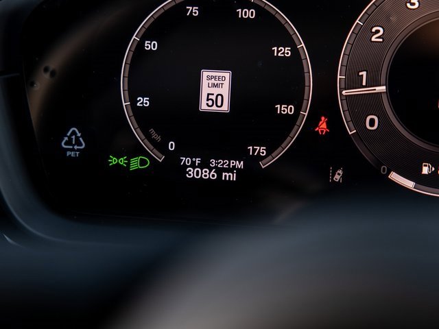 Certified 2025 Porsche Cayenne Coupe image 26