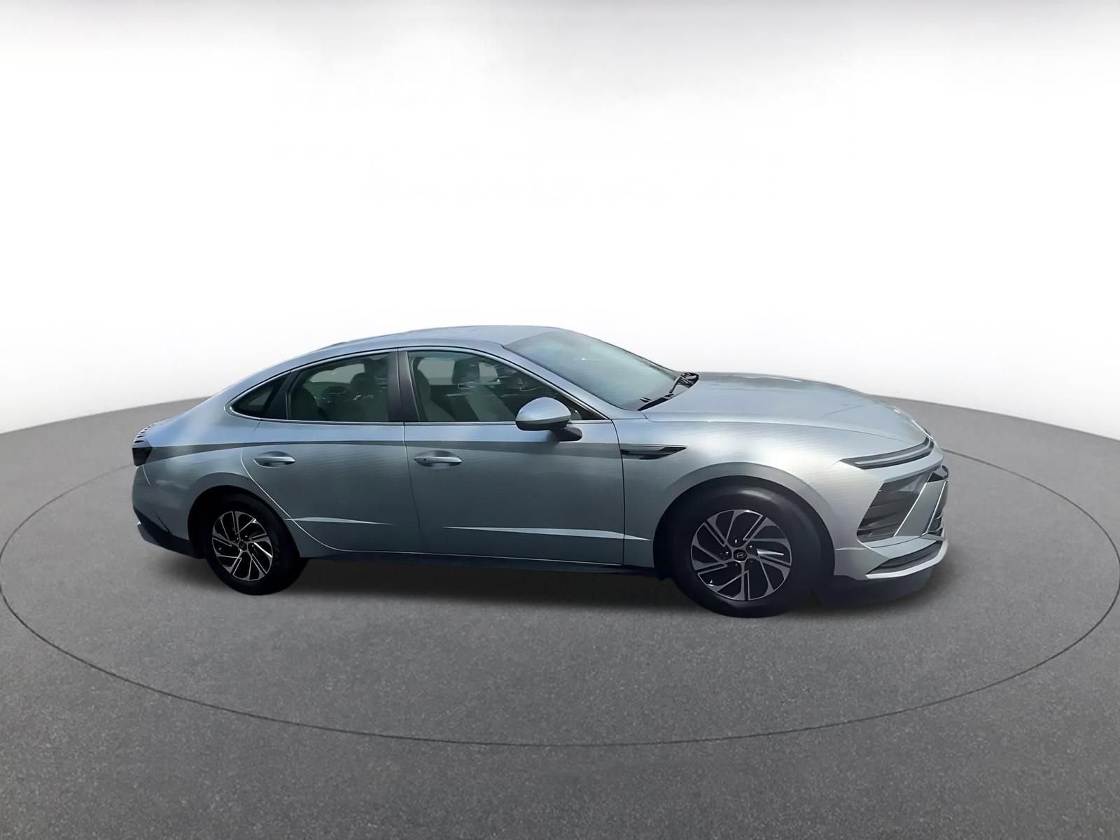 Used 2026 Hyundai Sonata Blue FWD image 2