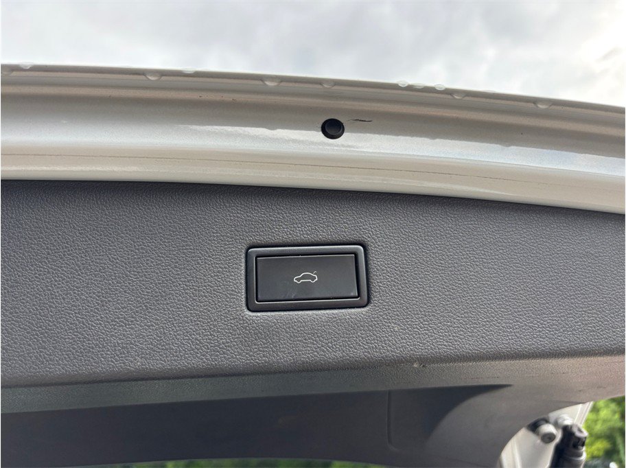 Used 2019 Volkswagen Tiguan SEL R-Line FWD image 47