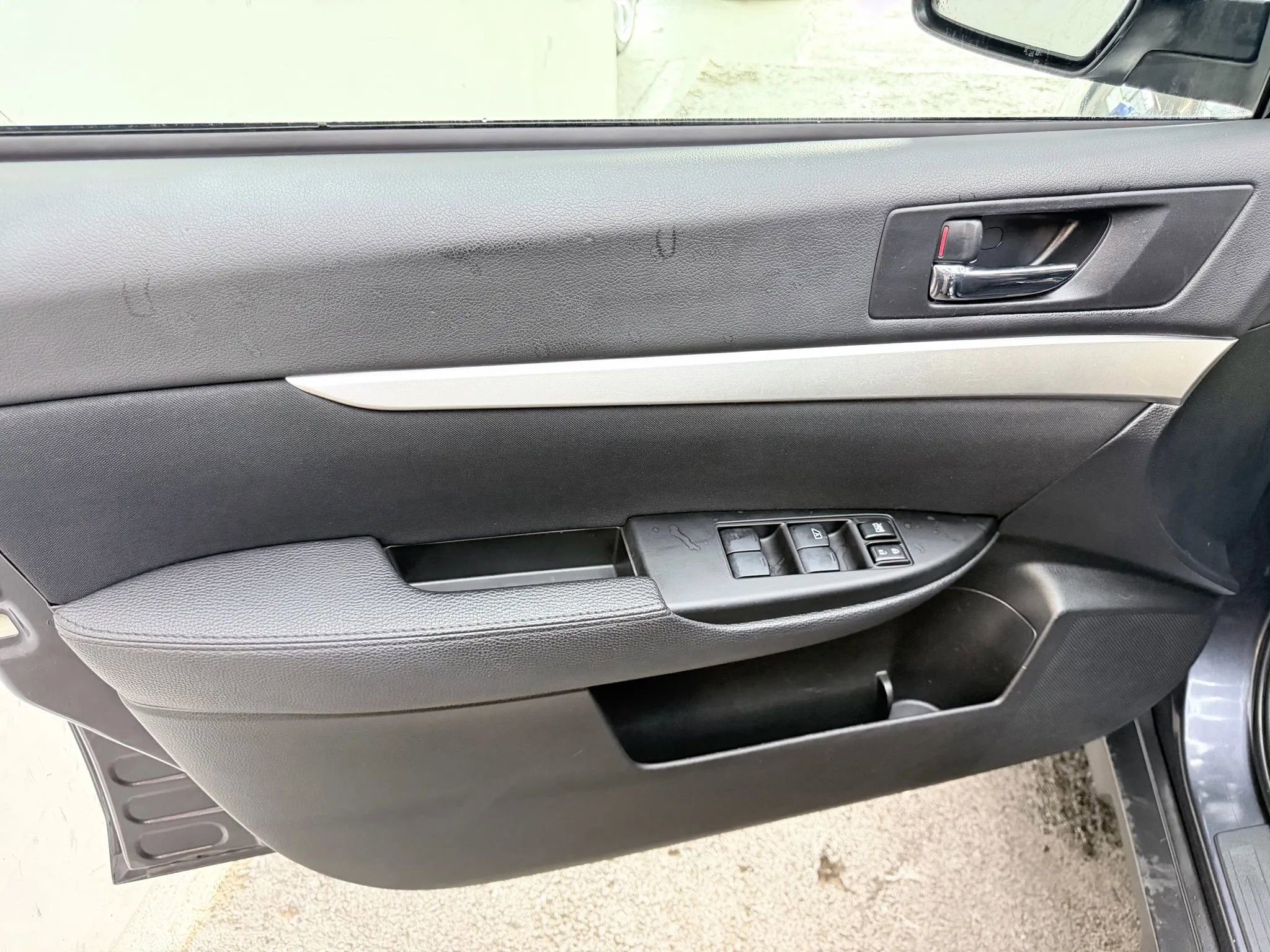 Used 2012 Subaru Outback 2.5i Premium image 8