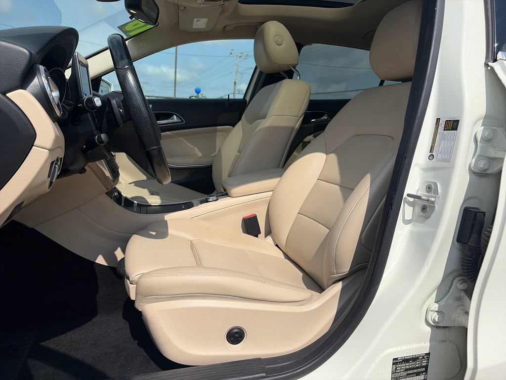 Used 2016 Mercedes-Benz GLA 250 image 12