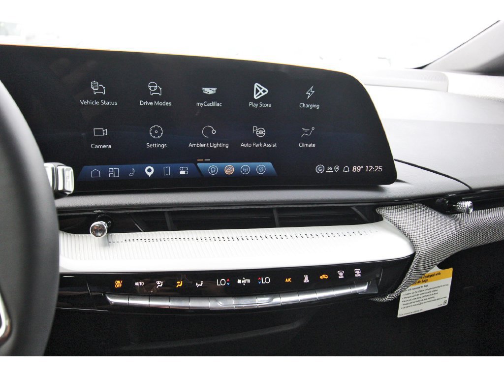 New 2027 Cadillac Optiq Luxury AWD/4WD image 16