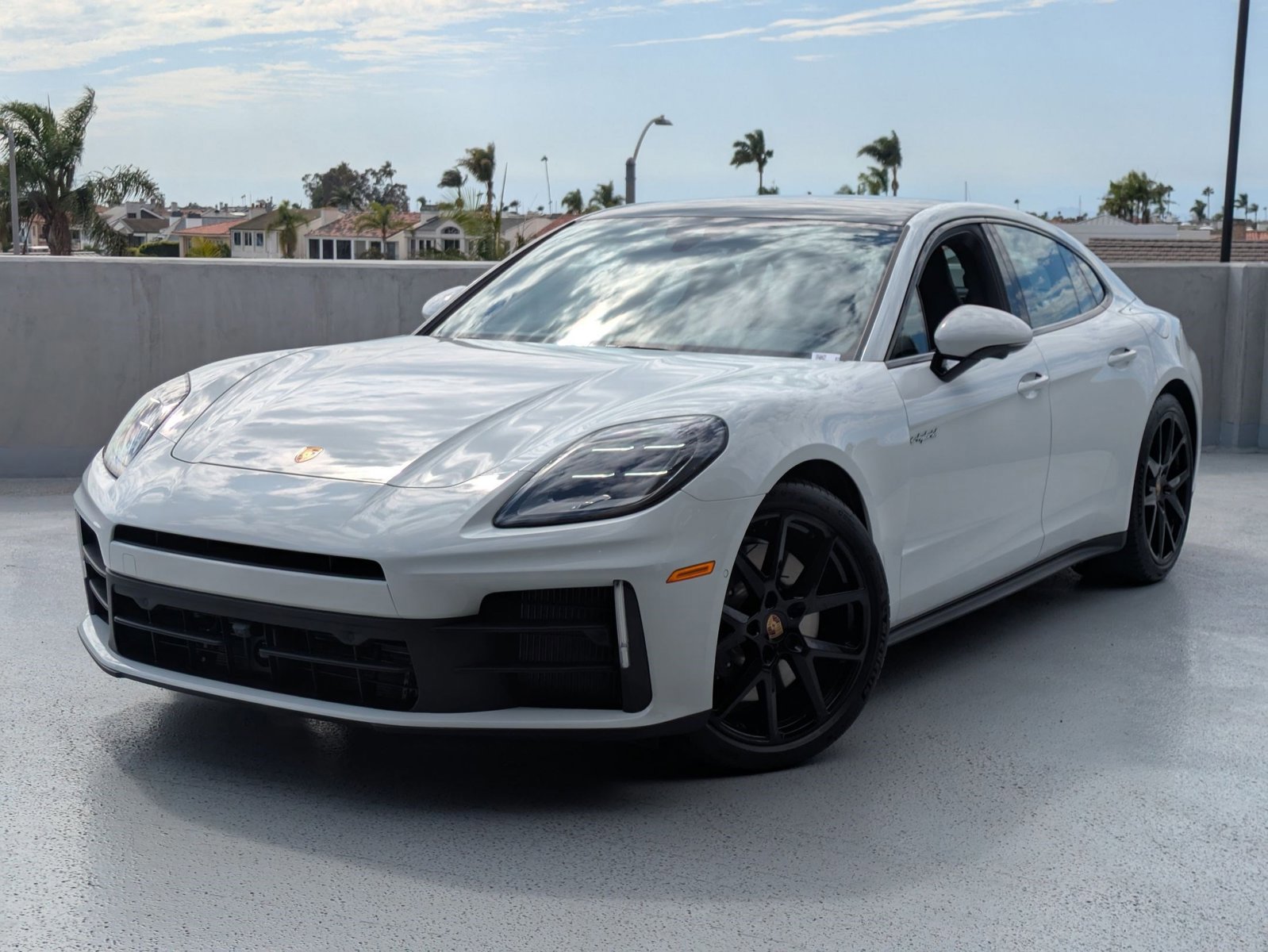 New 2025 Porsche Panamera 4 image 1