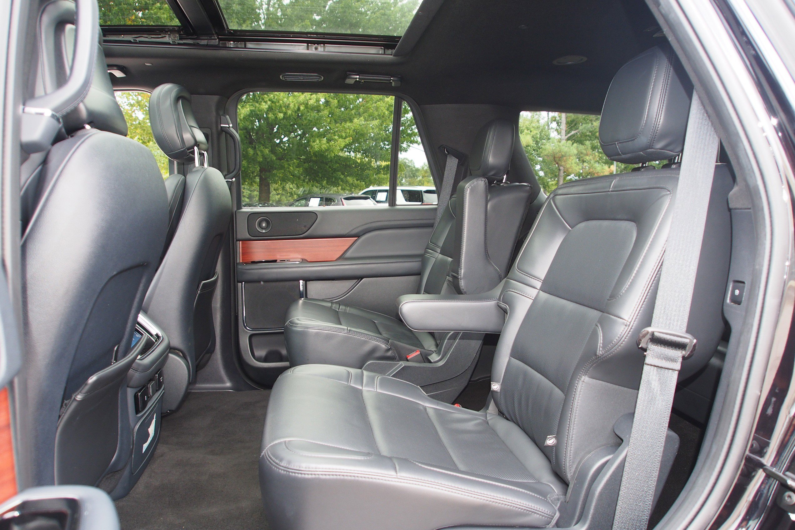 Used 2024 Lincoln Navigator Premiere image 23