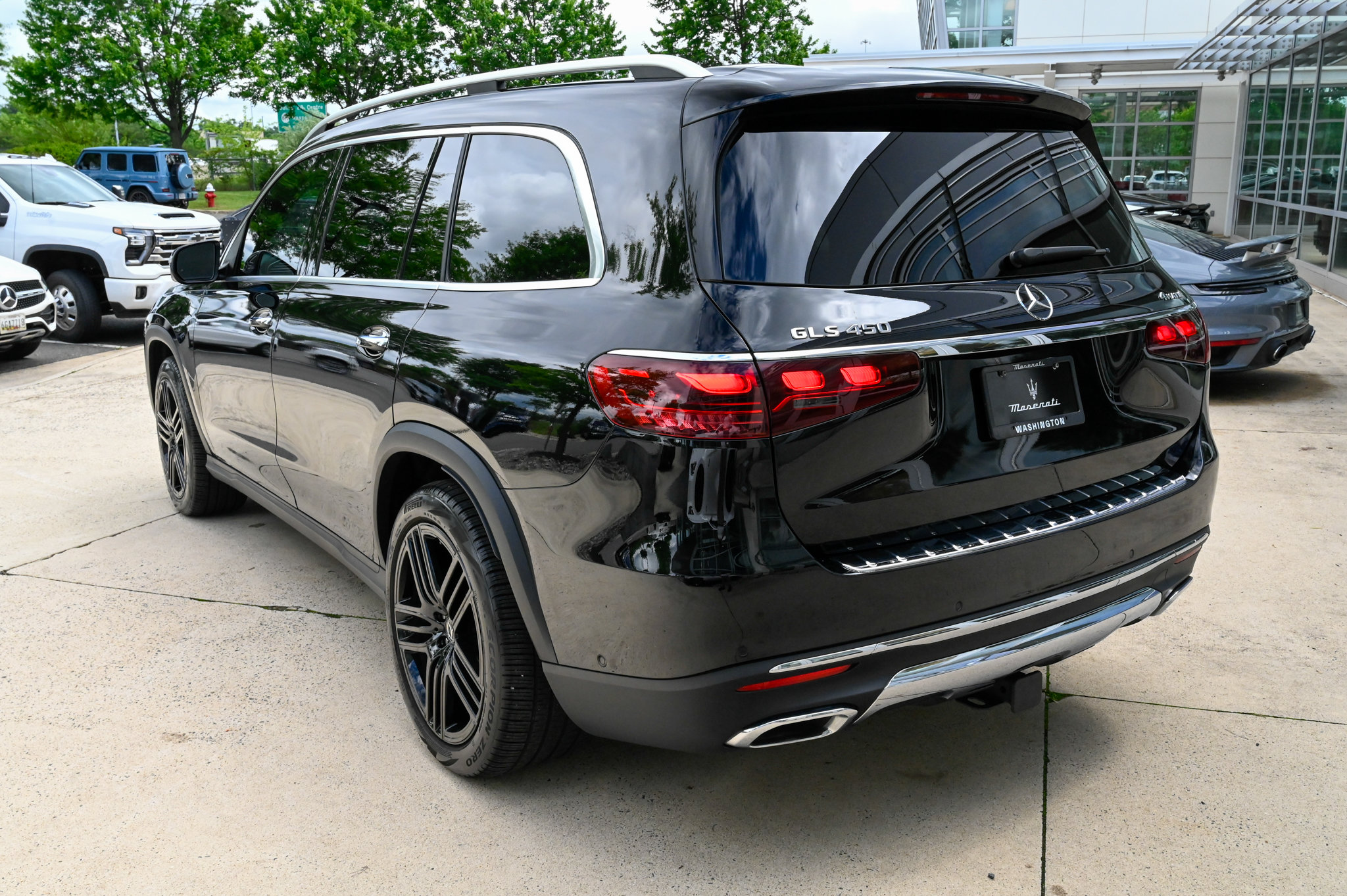 Used 2025 Mercedes-Benz GLS 450 4MATIC image 7