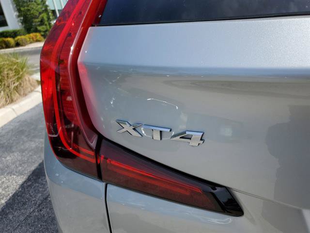Used 2021 Cadillac XT4 Premium Luxury w/ LPO, Onyx Sport Package FWD image 11