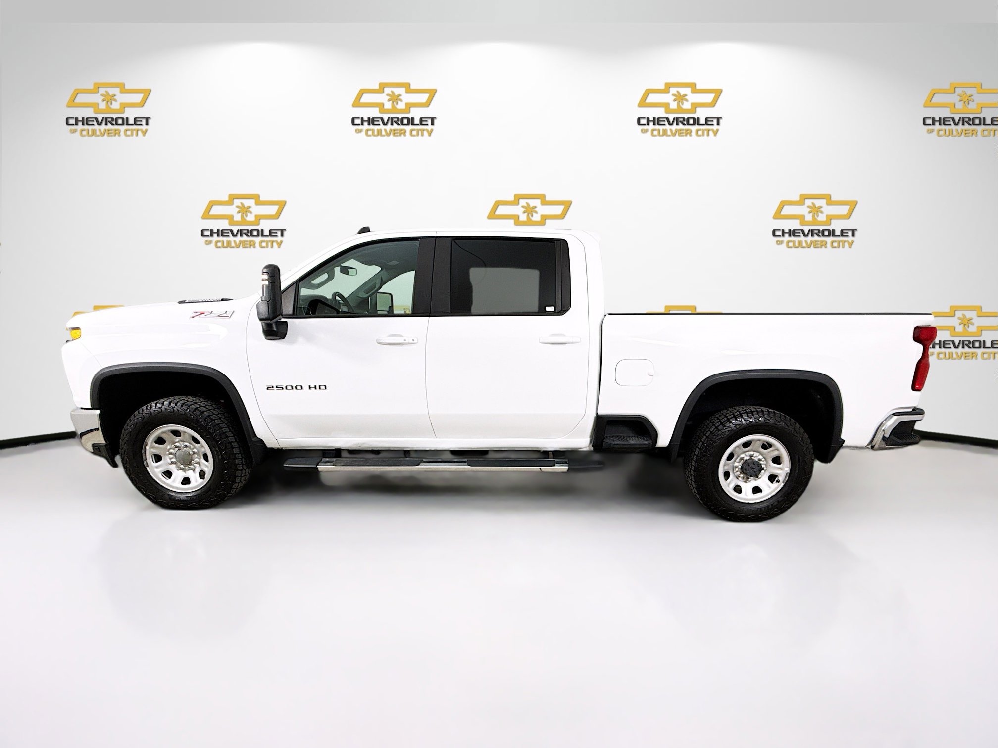 Used 2023 Chevrolet Silverado 2500 LT w/ Convenience Package image 4