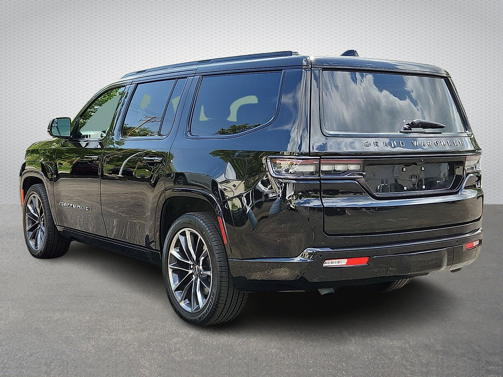 Certified 2024 Jeep Grand Wagoneer Series II w/ Quick Order Packagew 28T AWD/4WD image 4