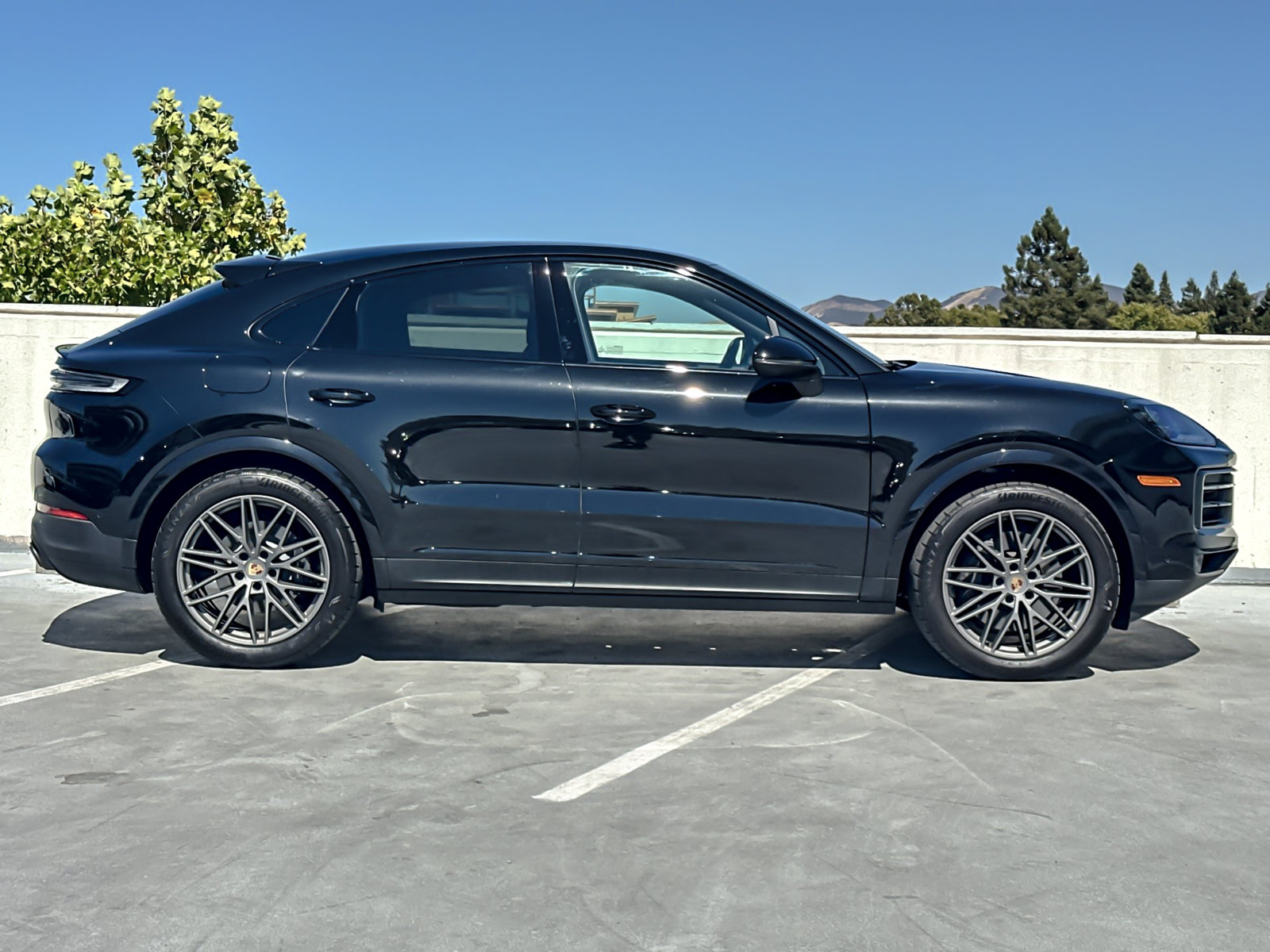 Certified 2025 Porsche Cayenne Coupe AWD/4WD image 10