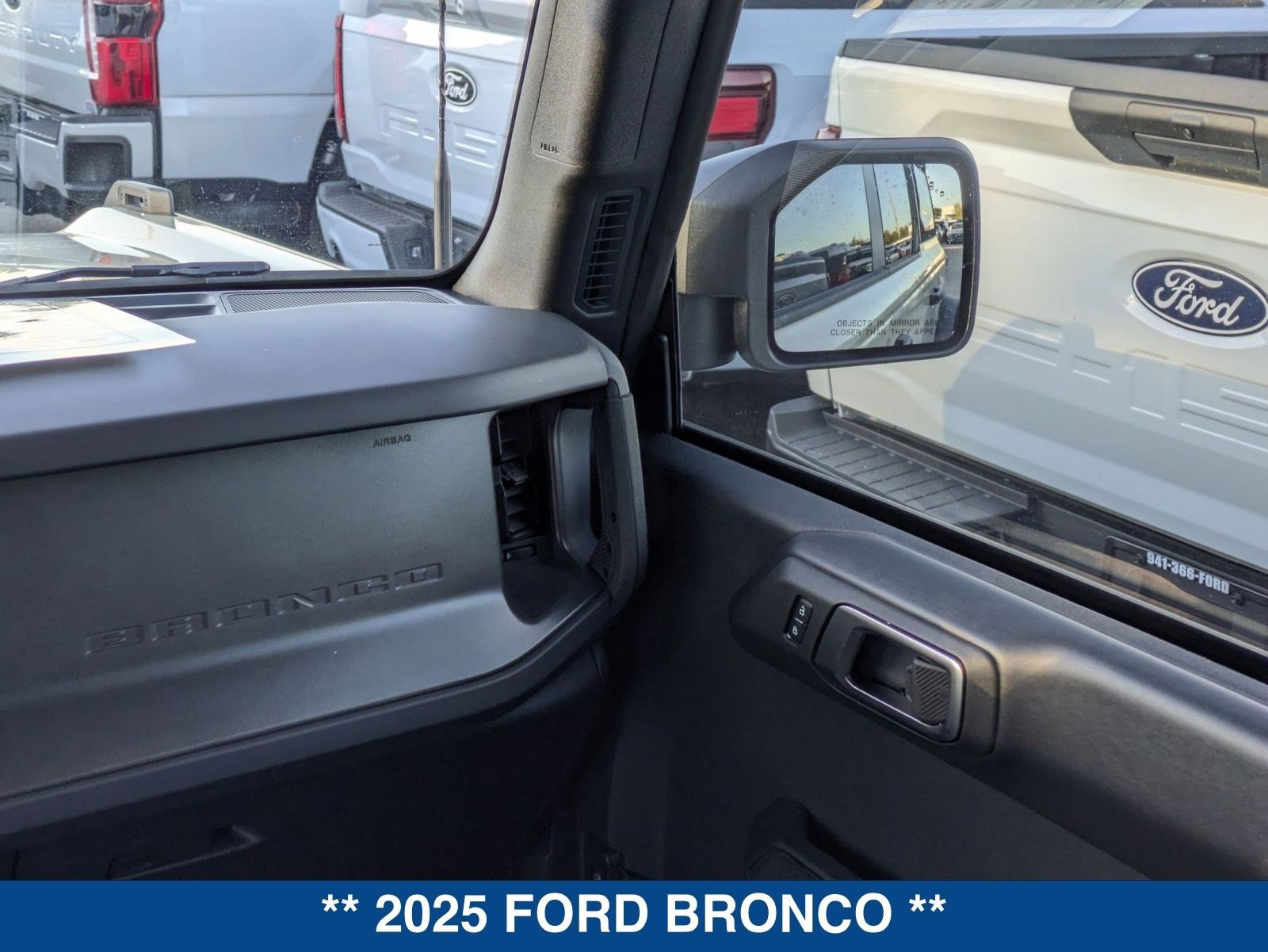 New 2025 Ford Bronco Badlands image 18