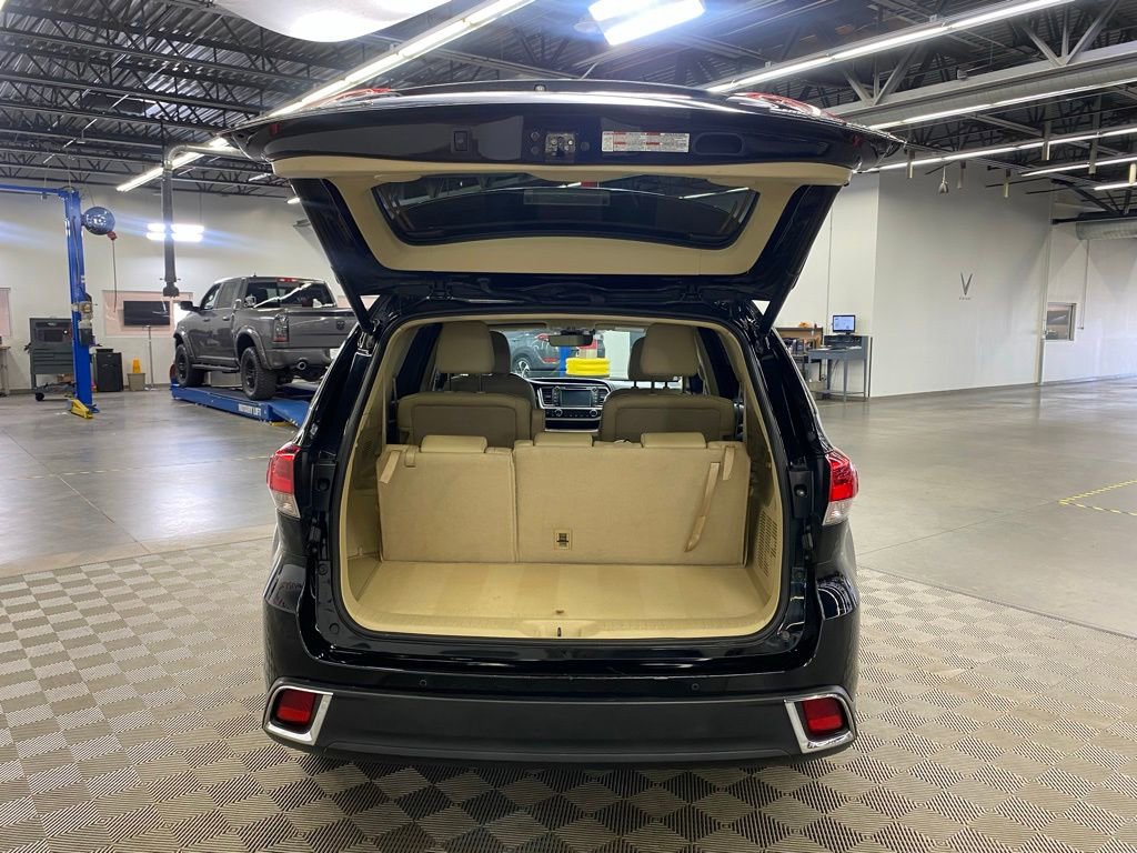 Used 2019 Toyota Highlander Limited Platinum image 9