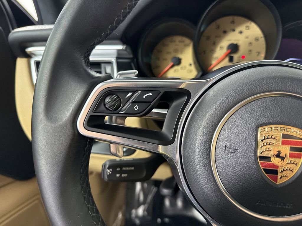 Certified 2018 Porsche Macan image 36