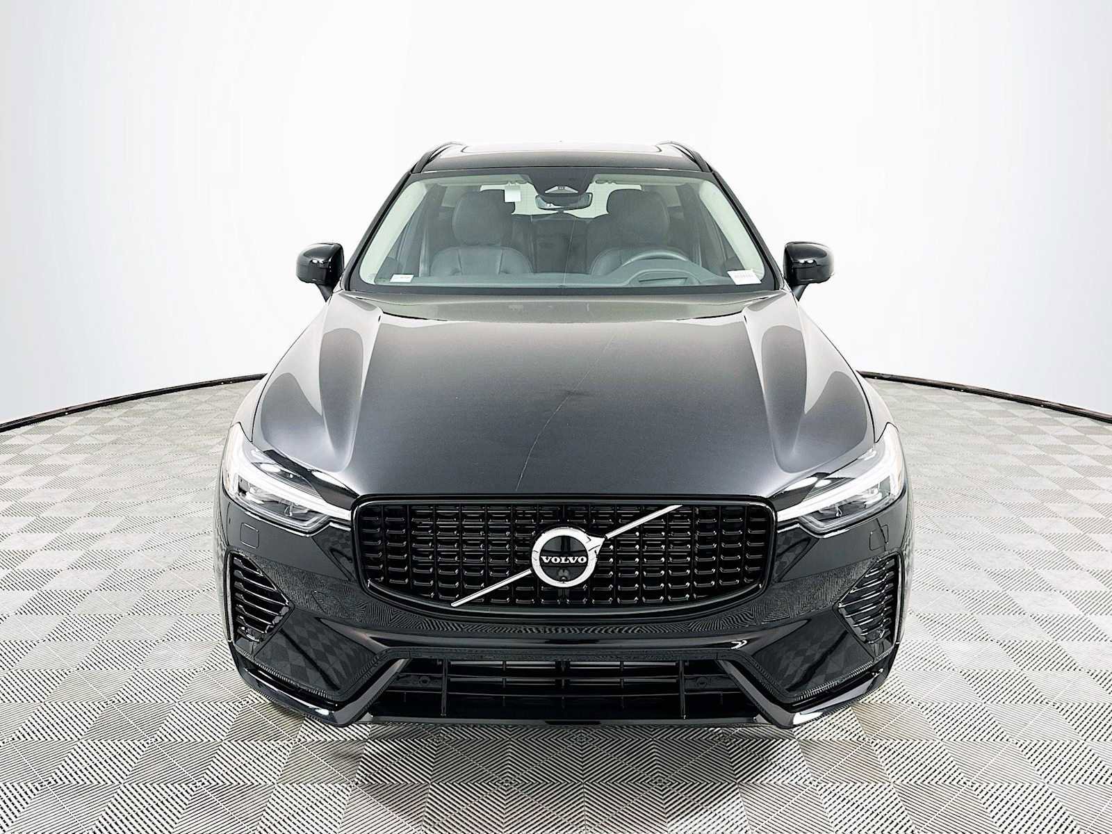 Certified 2025 Volvo XC60 T8 Ultra w/ Protection Package Premier image 2