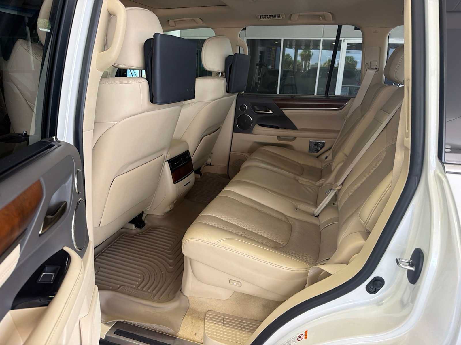 Used 2018 Lexus LX 570 4WD w/ Luxury Package image 5