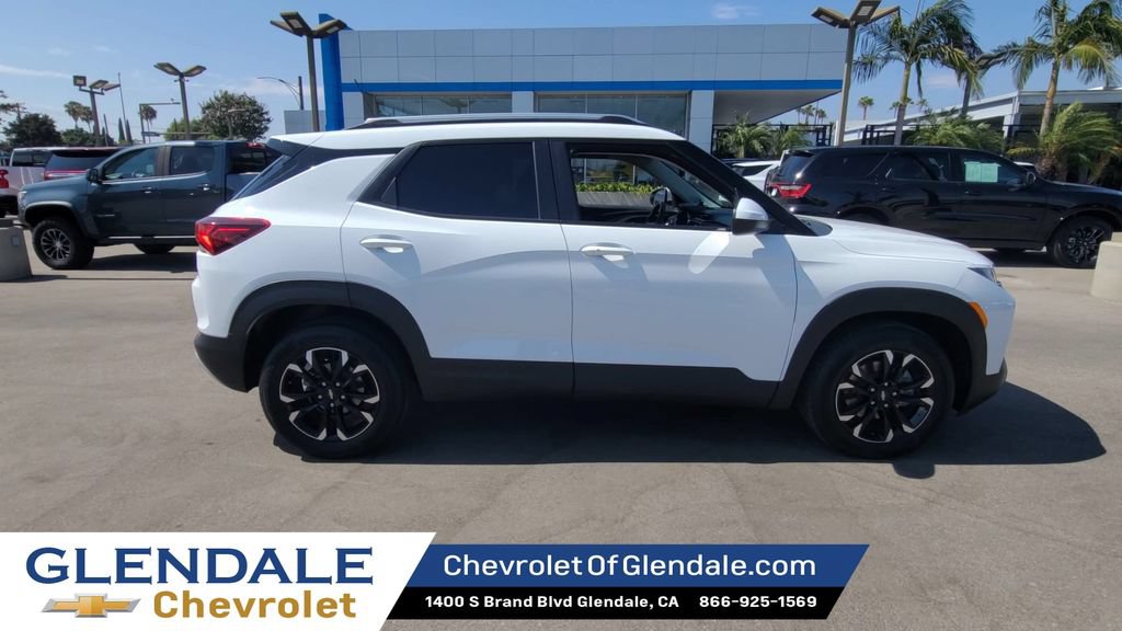 Certified 2023 Chevrolet TrailBlazer LT w/ Convenience Package FWD image 9