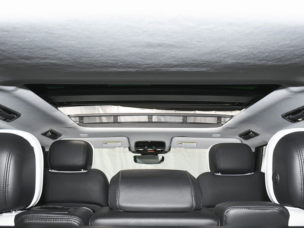 Used 2023 Land Rover Range Rover Sport SE Dynamic image 74