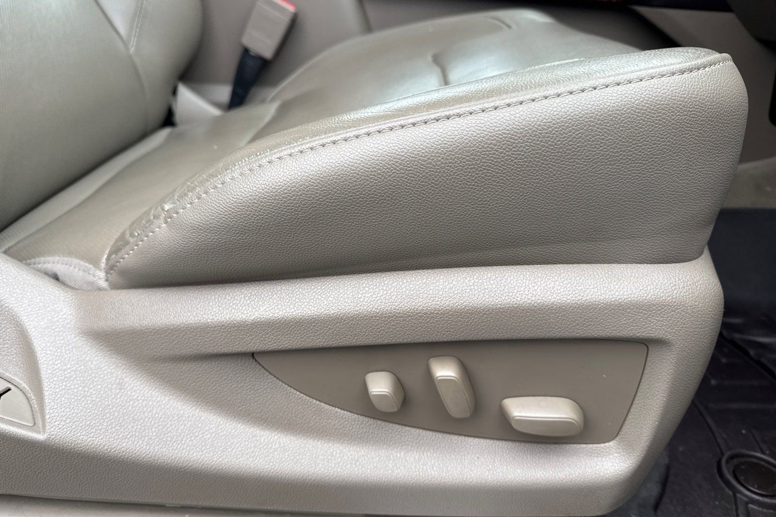 Used 2020 Chevrolet Suburban Premier w/ Max Trailering Package image 23