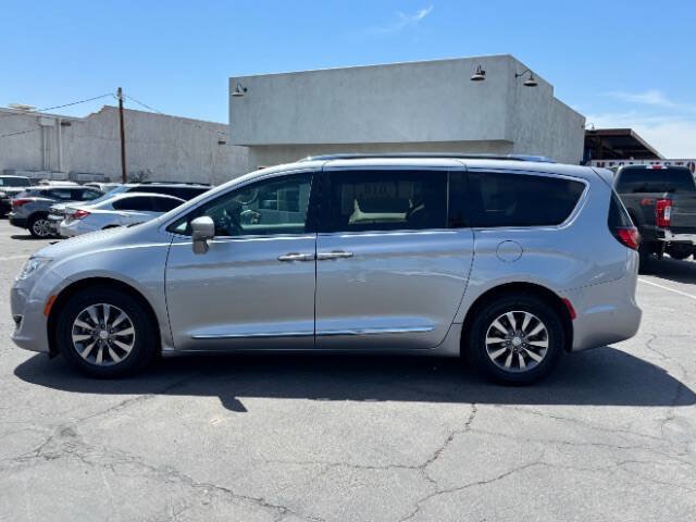 Used 2019 Chrysler Pacifica Touring-L Plus FWD image 6