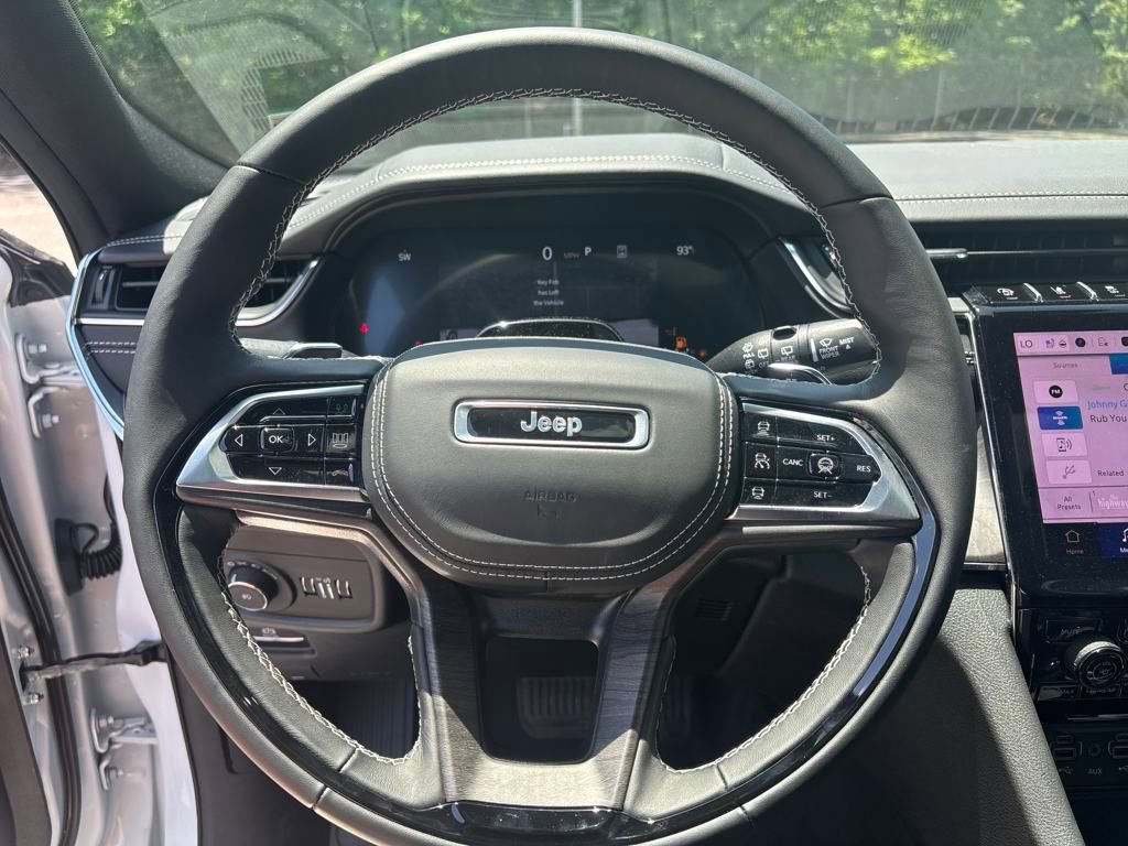 New 2025 Jeep Grand Cherokee Overland w/ Adv Protech Group III image 17