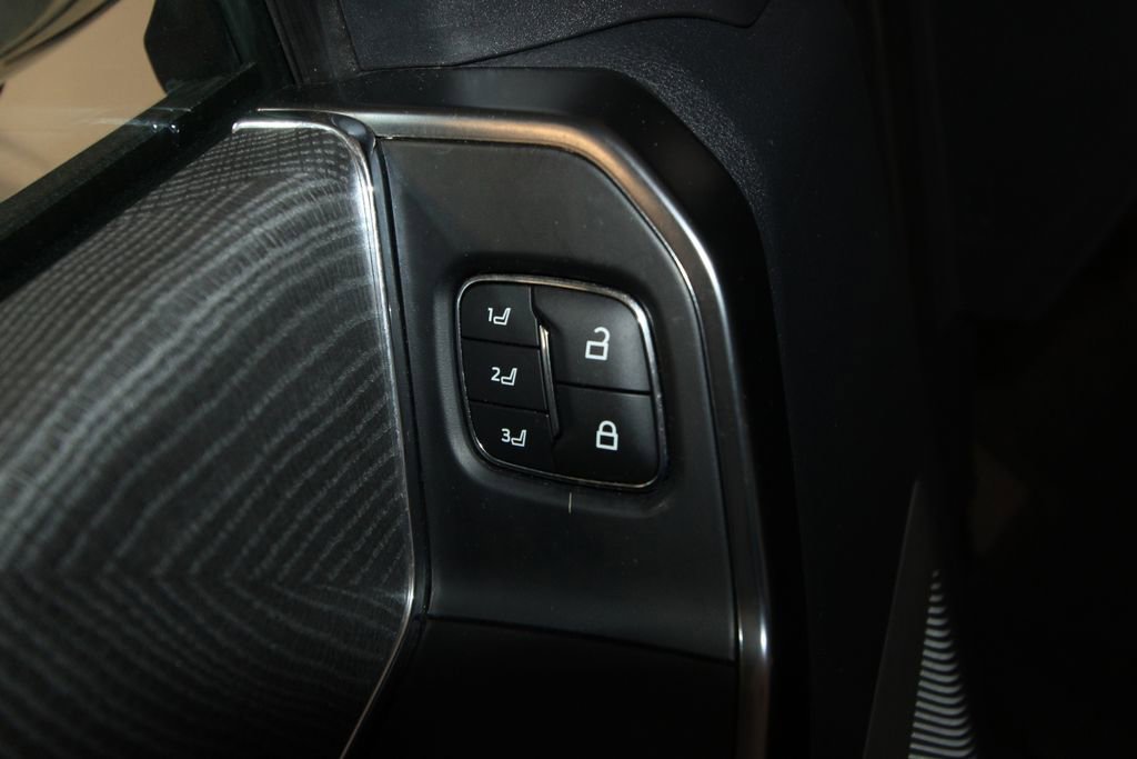 Used 2023 Ford F150 Platinum w/ Equipment Group 701A High image 9