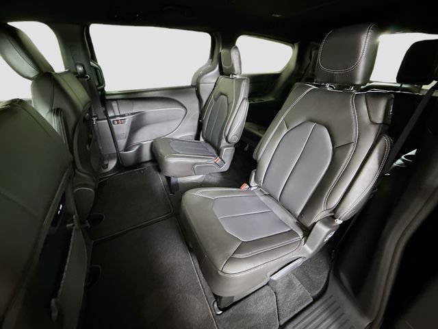New 2026 Chrysler Pacifica Select w/ S Appearance Package FWD image 23