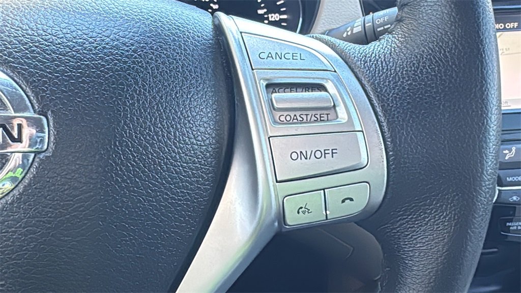 Used 2016 Nissan Rogue SL image 13