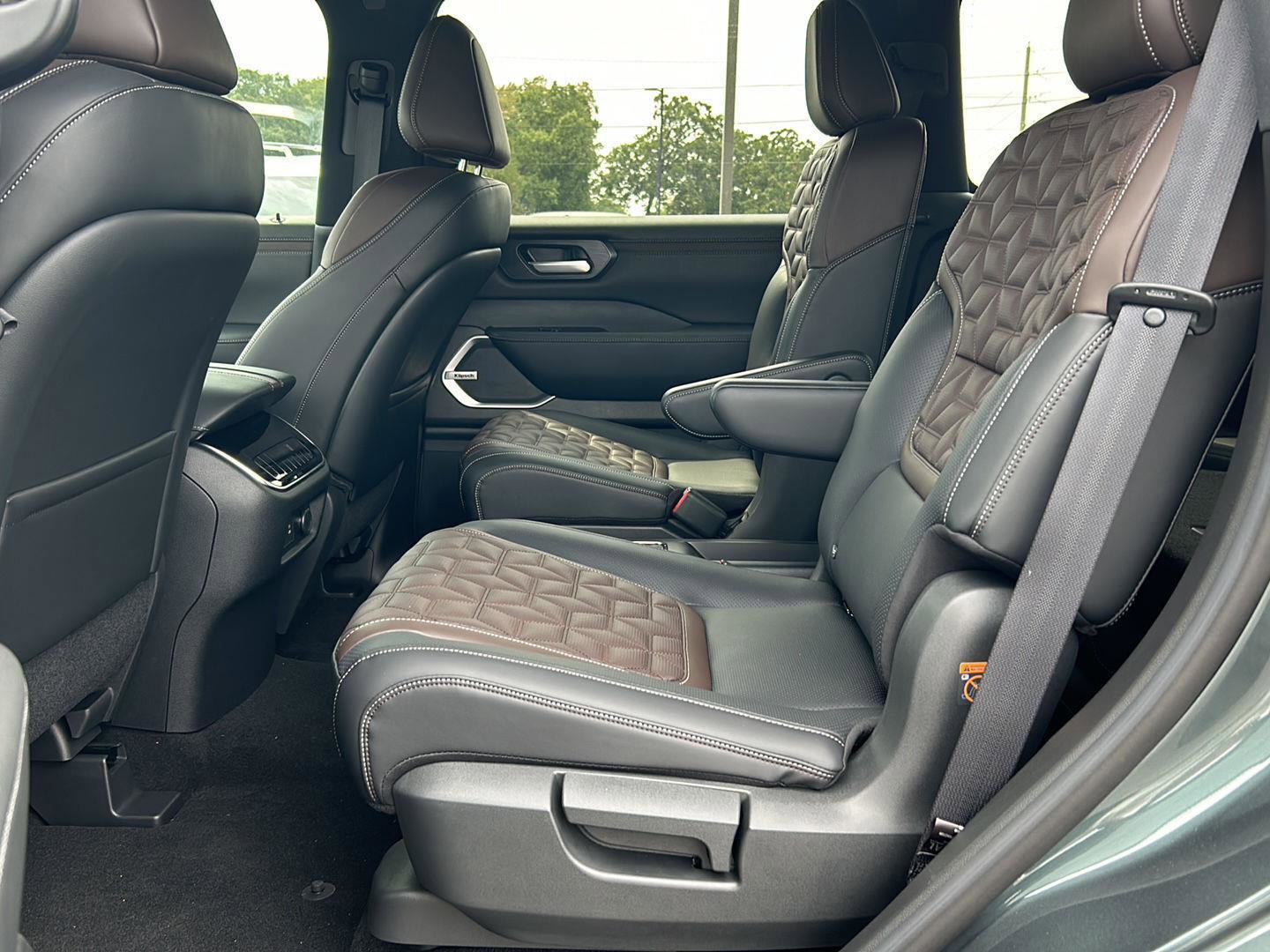 New 2025 Nissan Armada Platinum Reserve image 21