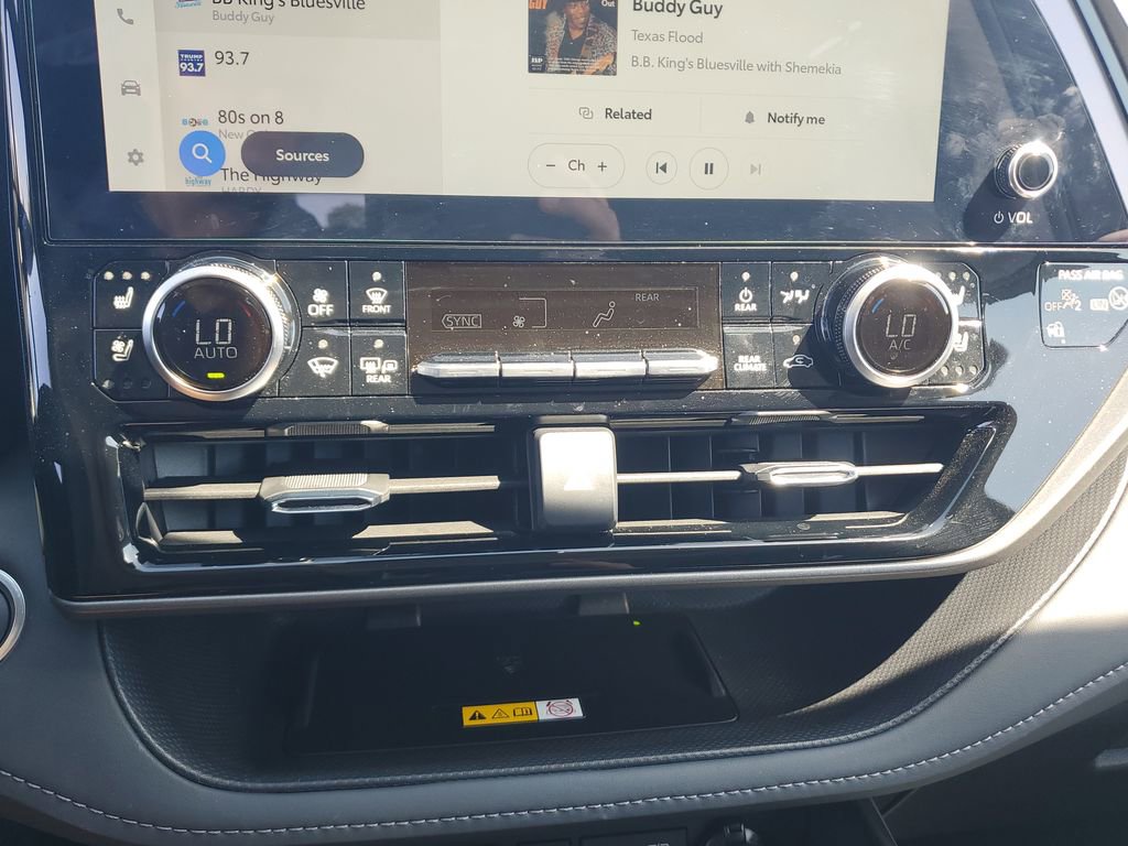 Used 2025 Toyota Highlander Limited image 31