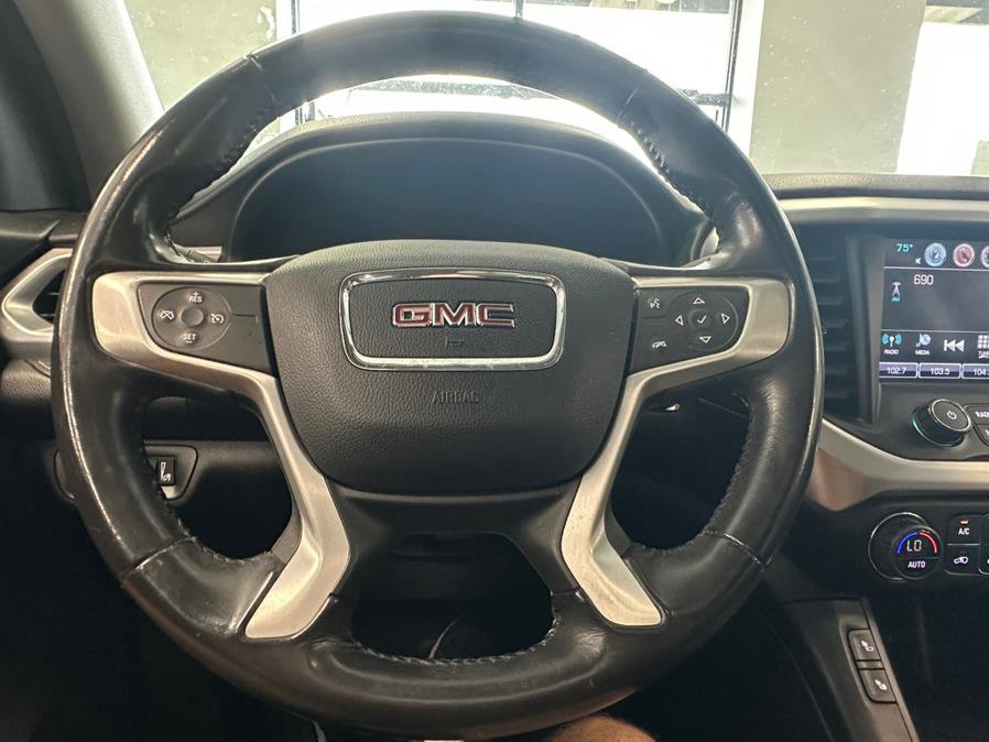 Used 2018 GMC Acadia SLT image 46