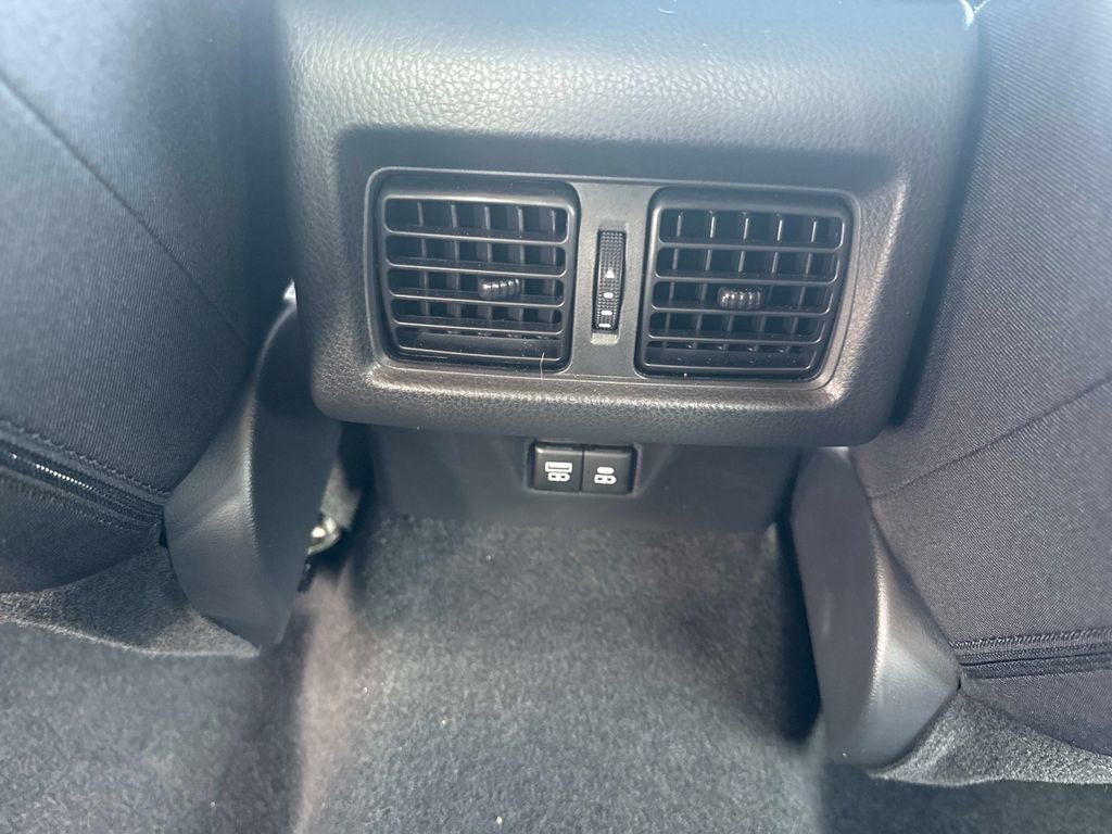 Used 2025 Toyota Camry LE image 15