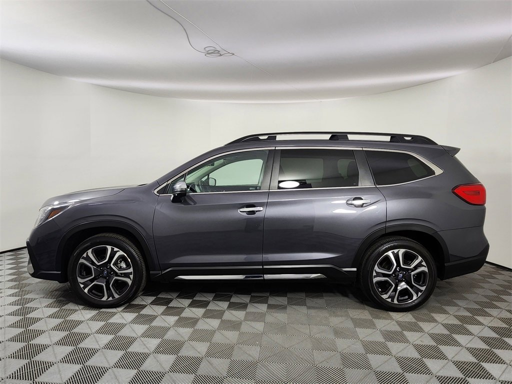 Used 2023 Subaru Ascent Touring image 2