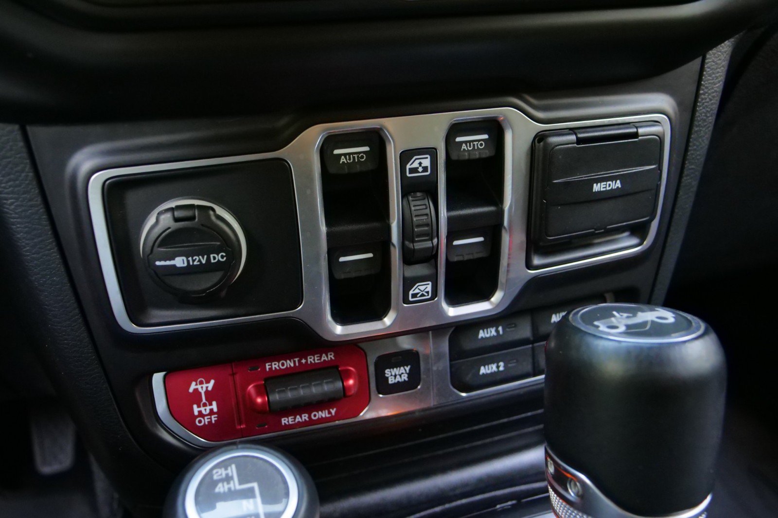 Used 2018 Jeep Wrangler Unlimited Rubicon AWD/4WD image 14