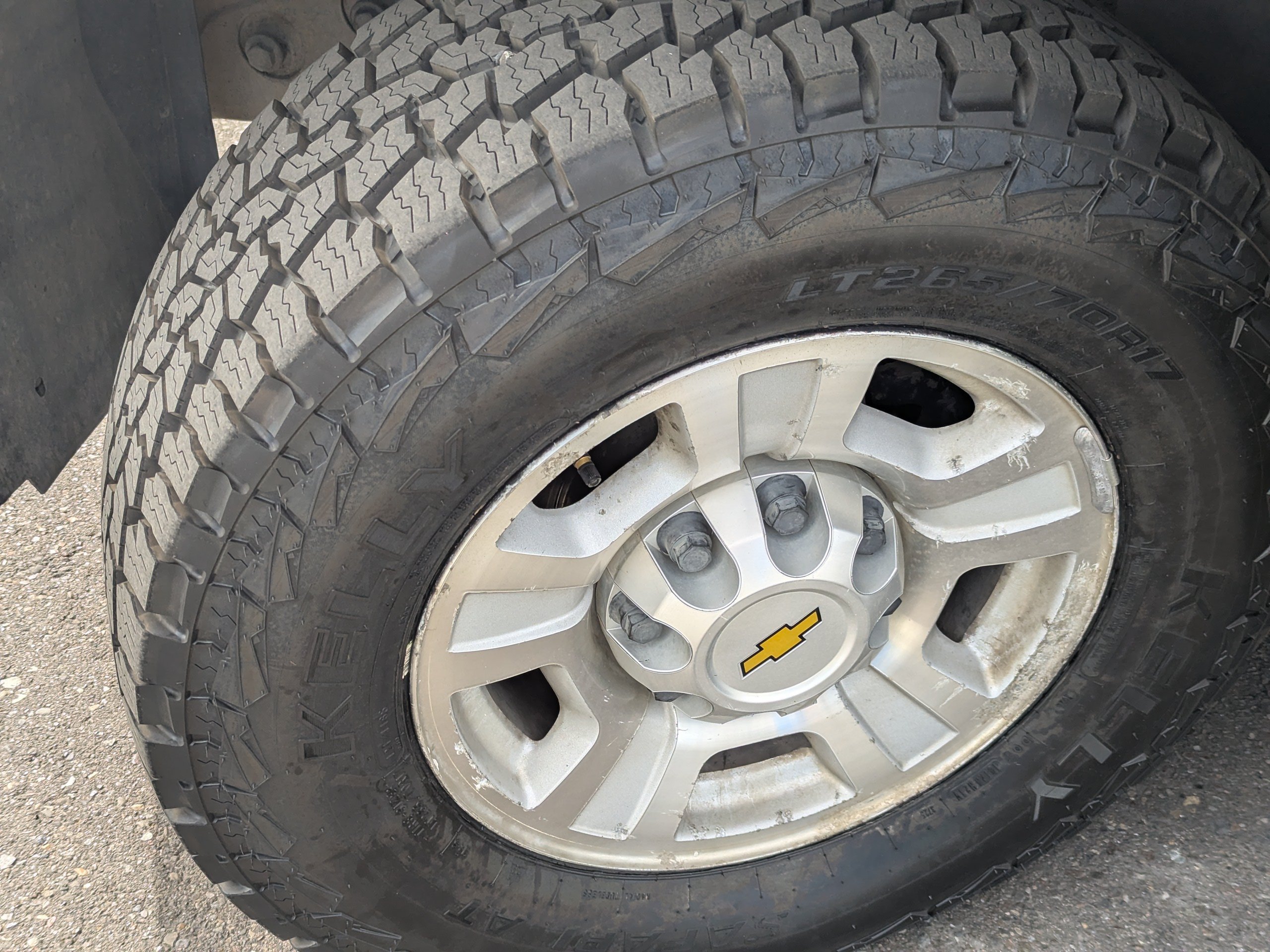 Used 2009 Chevrolet Suburban 2500 LS w/ Skid Plate Package AWD/4WD image 43