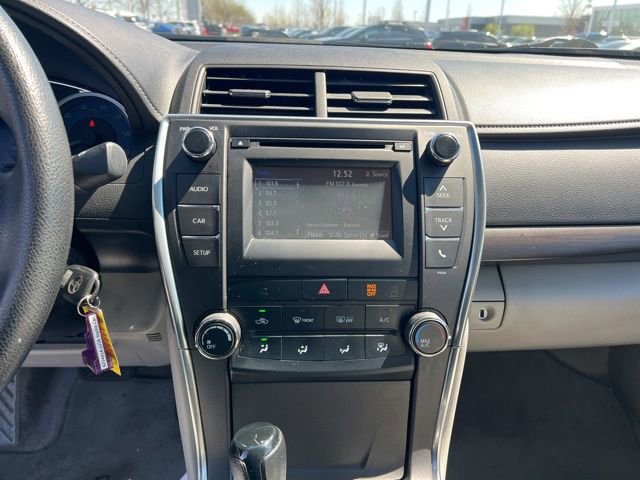Used 2016 Toyota Camry LE FWD image 16