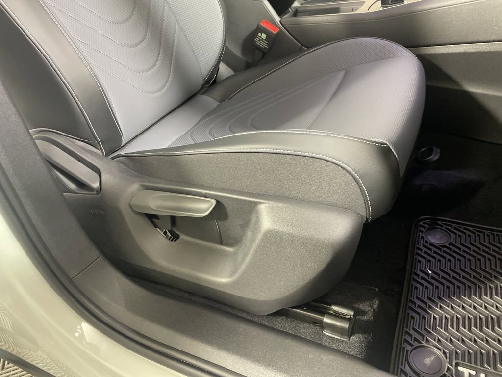 New 2026 Volkswagen Tiguan SE R-Line AWD/4WD image 24