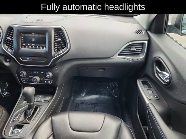 Used 2019 Jeep Cherokee Latitude Plus w/ Cold Weather Group AWD/4WD image 22