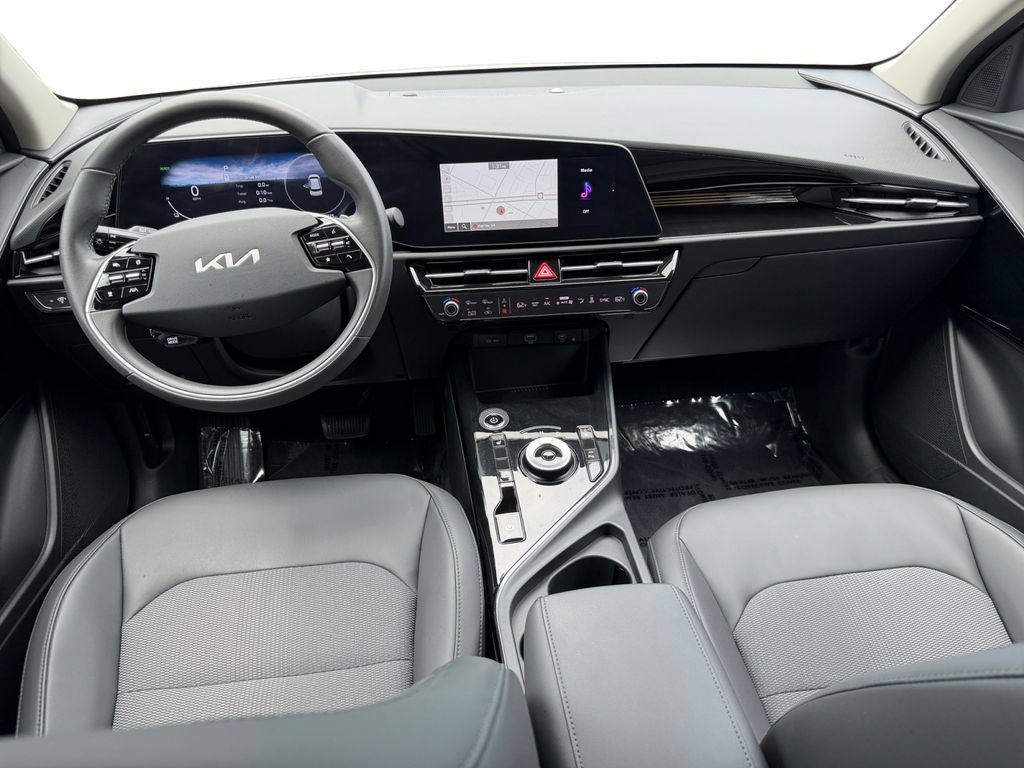 Certified 2025 Kia Niro Wind FWD image 14