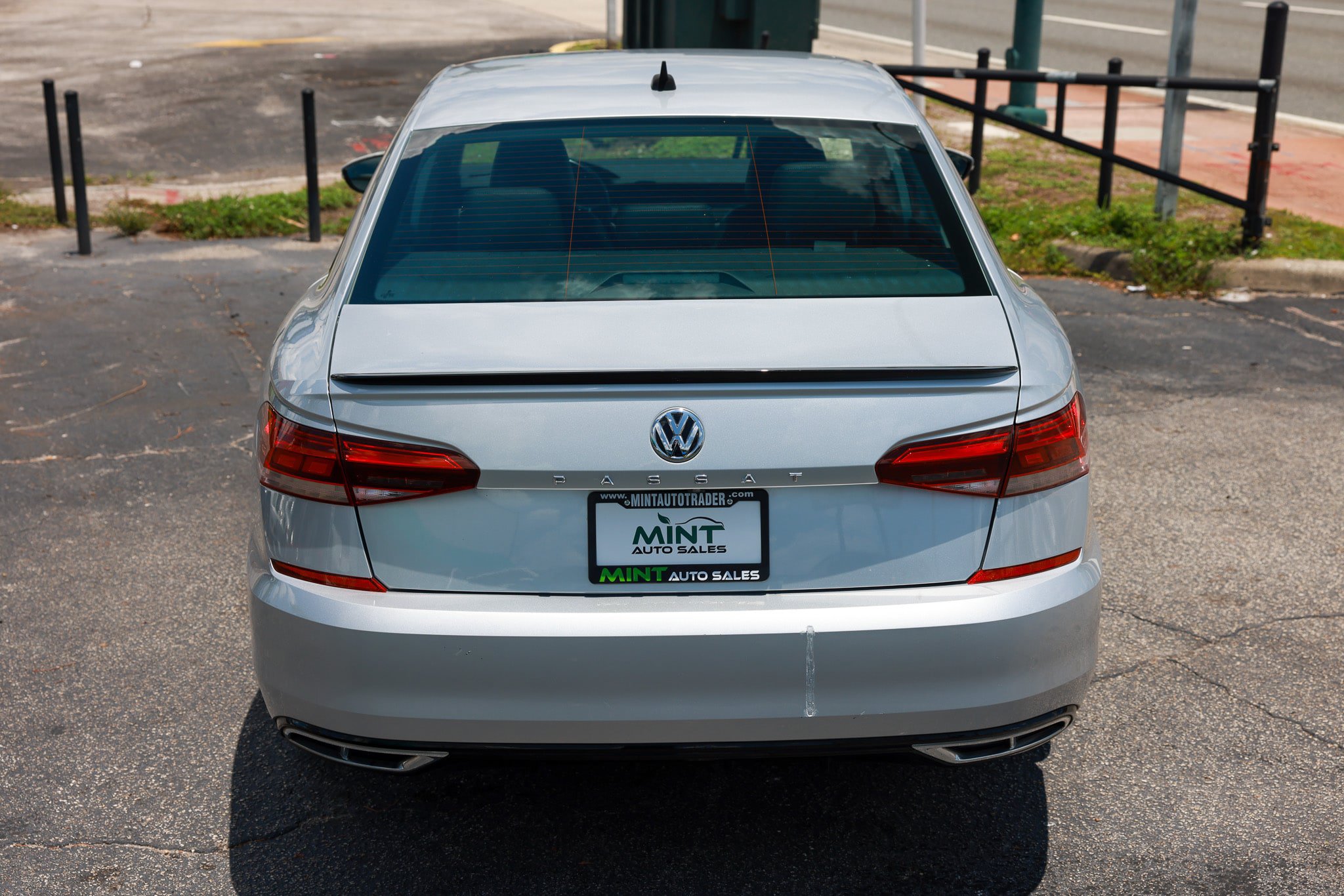 Used 2020 Volkswagen Passat 2.0T R-Line FWD image 13