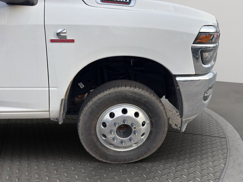 Used 2025 RAM 3500 Tradesman w/ Chrome Appearance Group image 12