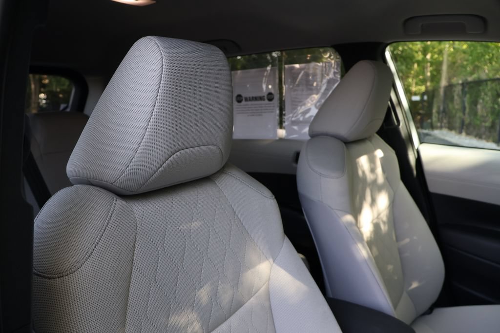 Used 2026 Toyota Corolla Cross LE FWD image 39