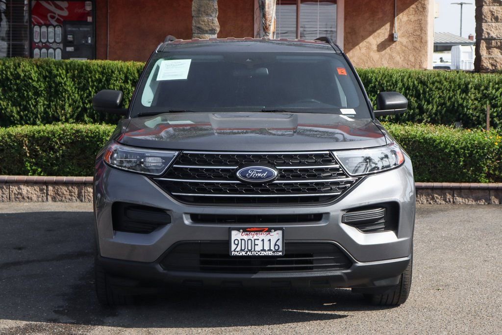 Used 2022 Ford Explorer XLT image 3
