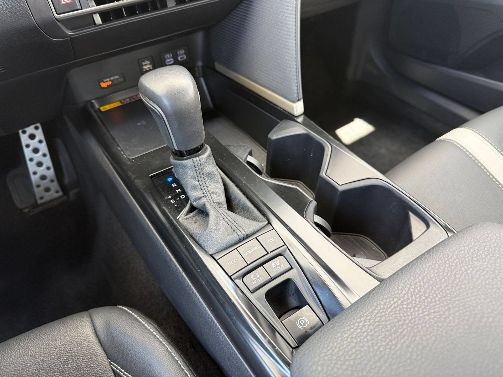 Used 2026 Toyota Camry SE FWD image 41