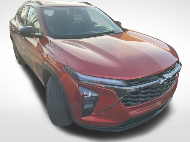 Used 2024 Chevrolet Trax RS w/ Sunroof Package image 10