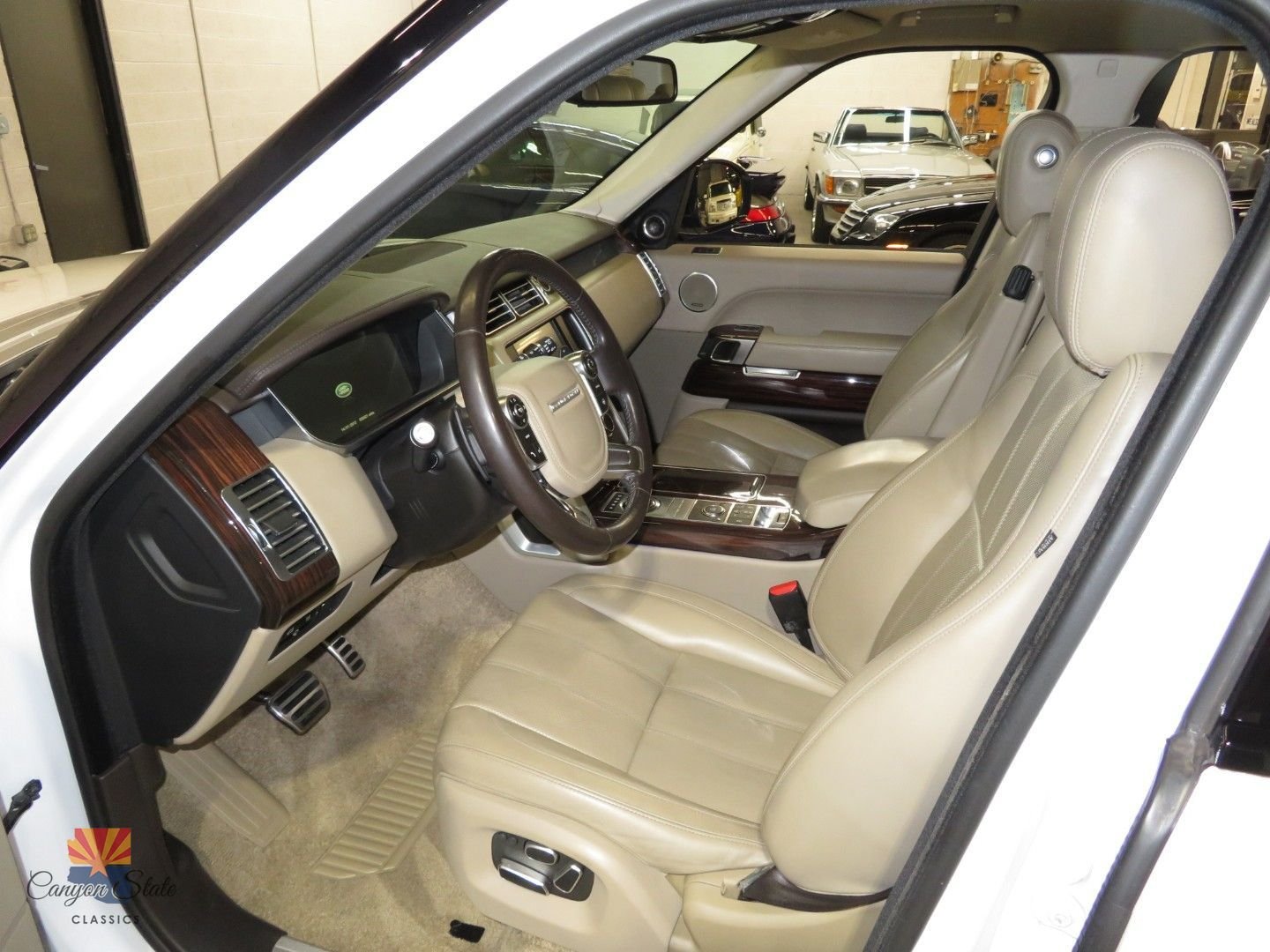 Used 2014 Land Rover Range Rover Long Wheelbase Supercharged AWD/4WD image 3