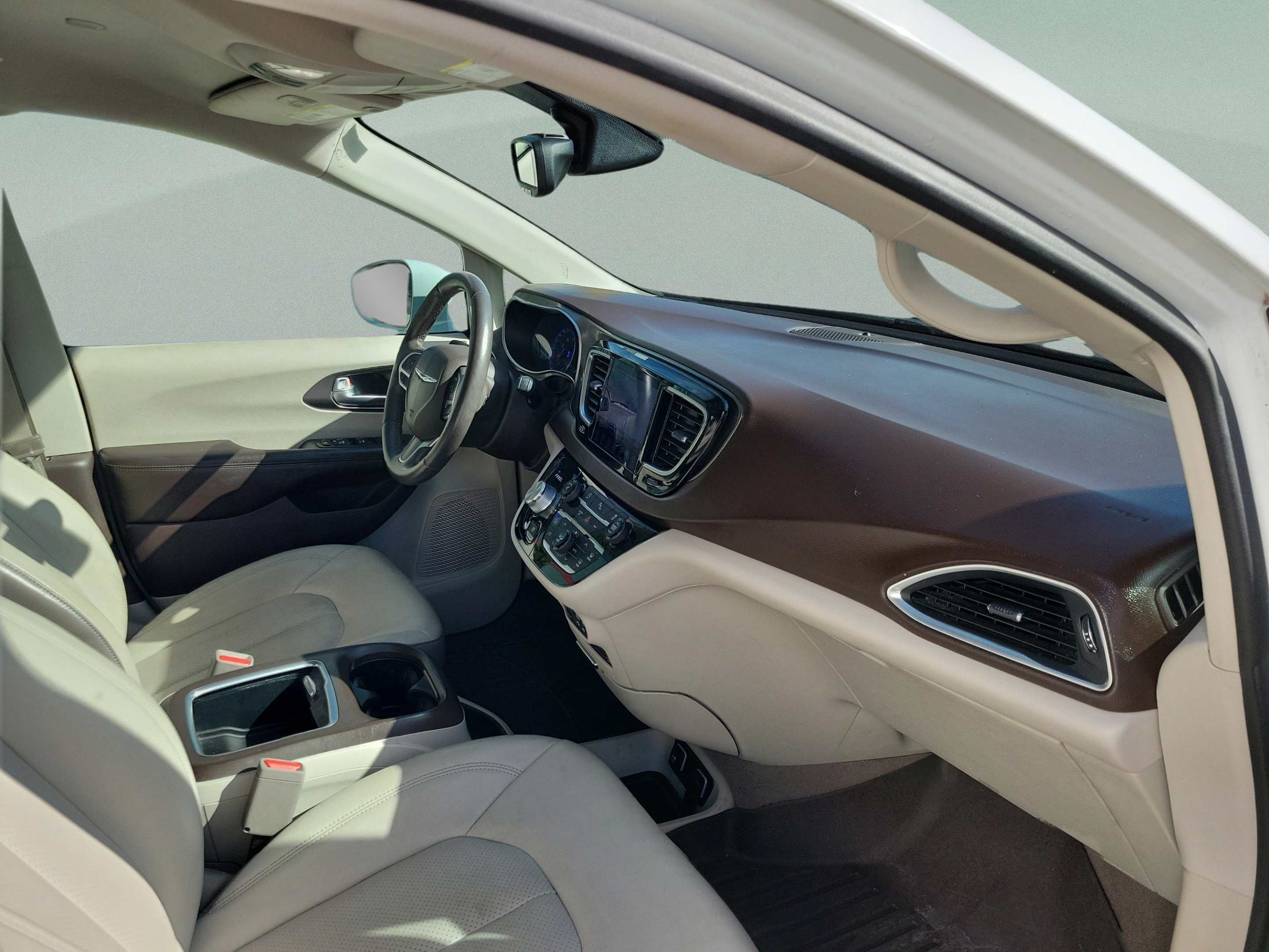 Used 2017 Chrysler Pacifica Touring-L Plus FWD image 28